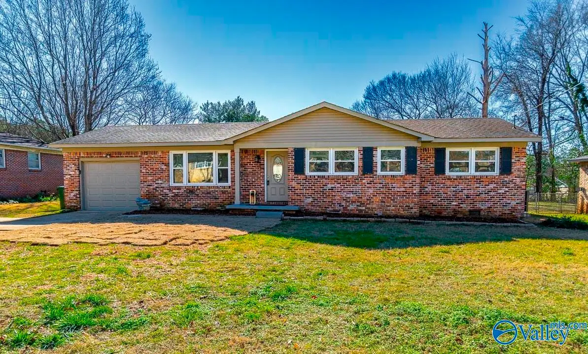 3304 Barton Avenue Nw, Huntsville, AL 35810 - Image #1