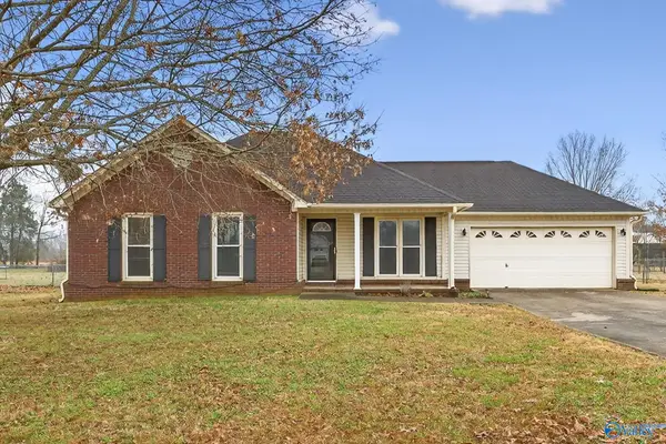 137 Clear Creek Drive, New Market, AL 35761