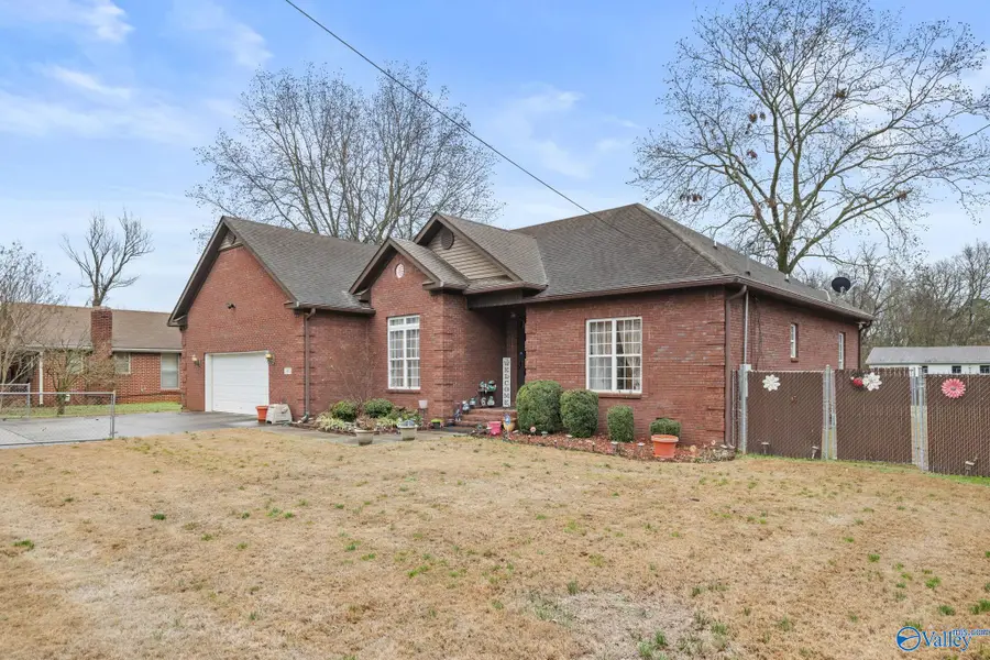 740 Sykes Street Nw, Decatur, AL 35601 - Image #2