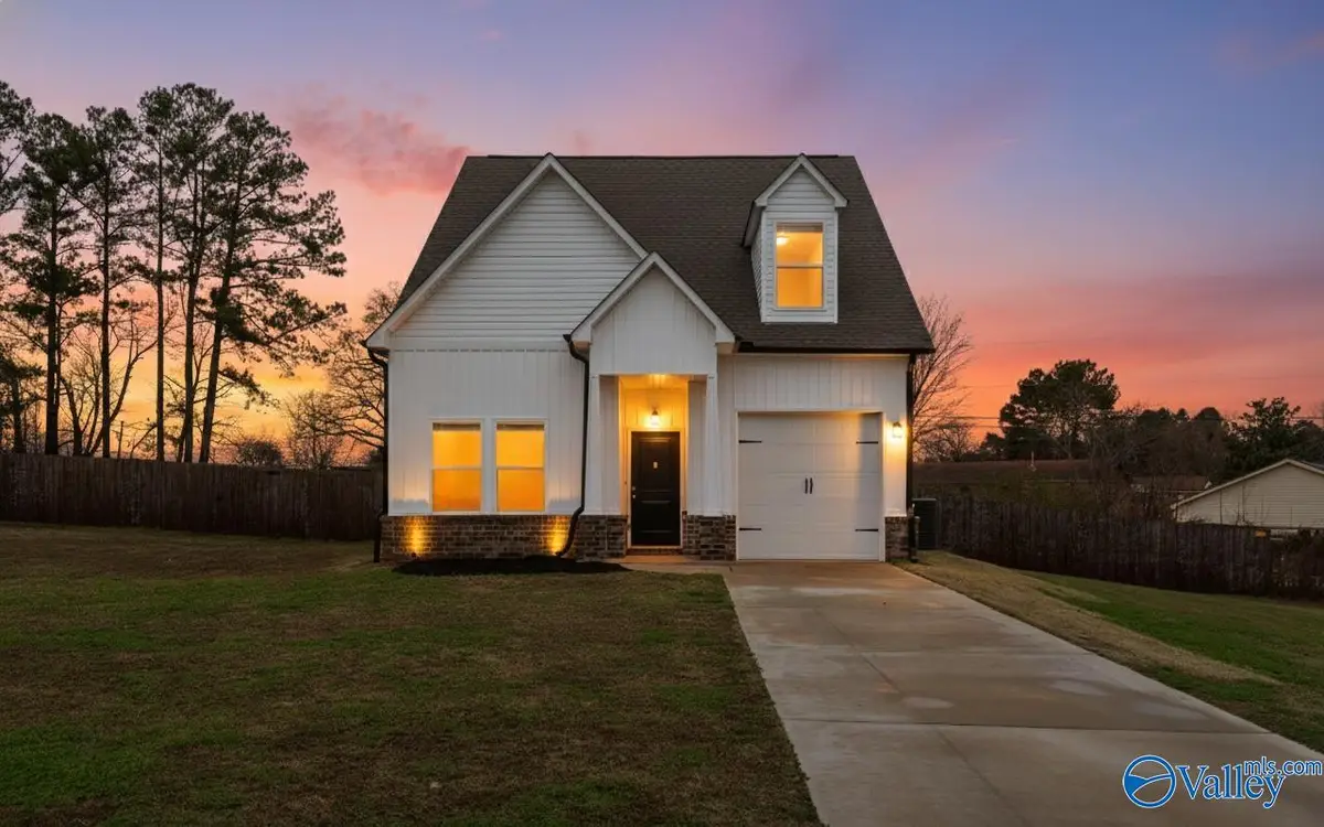 1213 Inglewood Circle, Athens, AL 35611 - Image #1