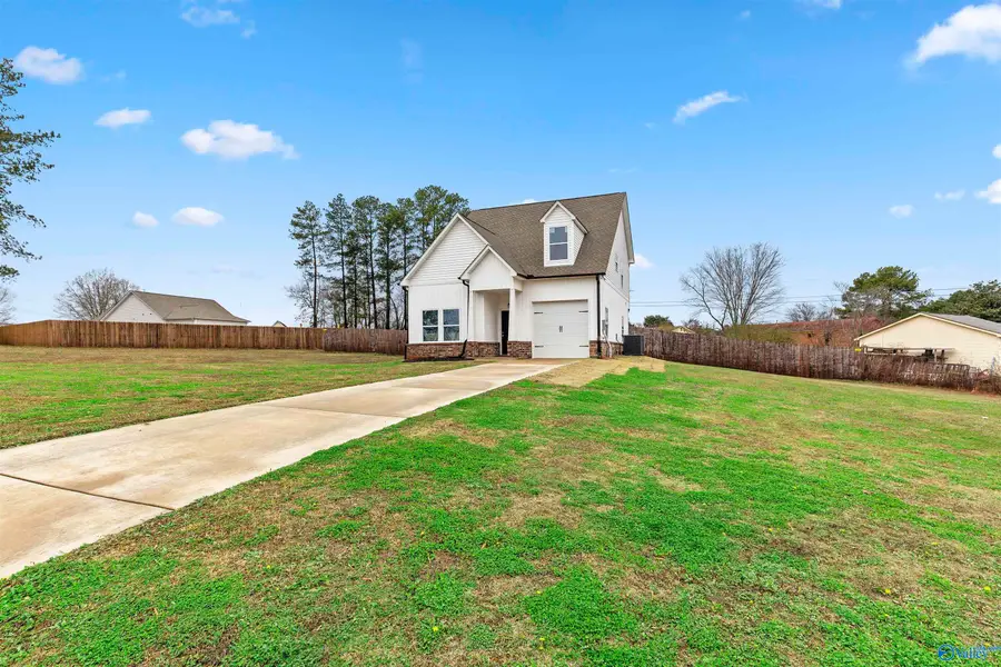 1213 Inglewood Circle, Athens, AL 35611 - Image #2