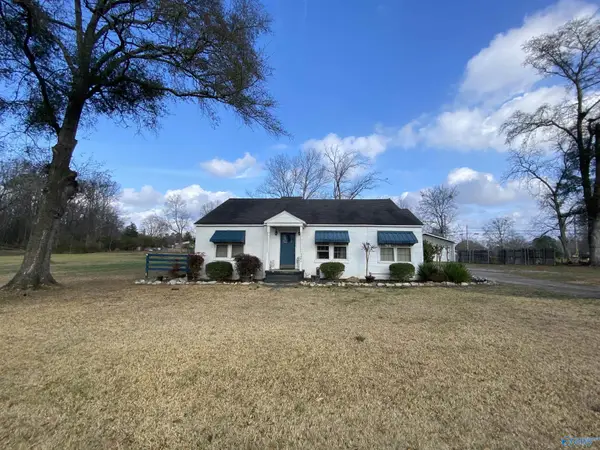 1404 Sparkman Street Nw, Hartselle, AL 35640