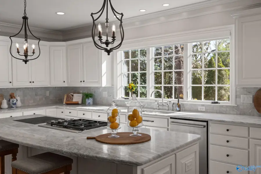 2421 Preston Ridge Drive Se, Brownsboro, AL 35741 - Image #2