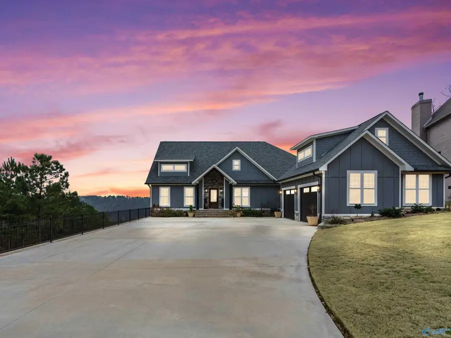 498 Ridgefield Circle, Guntersville, AL 35976 - Image #2