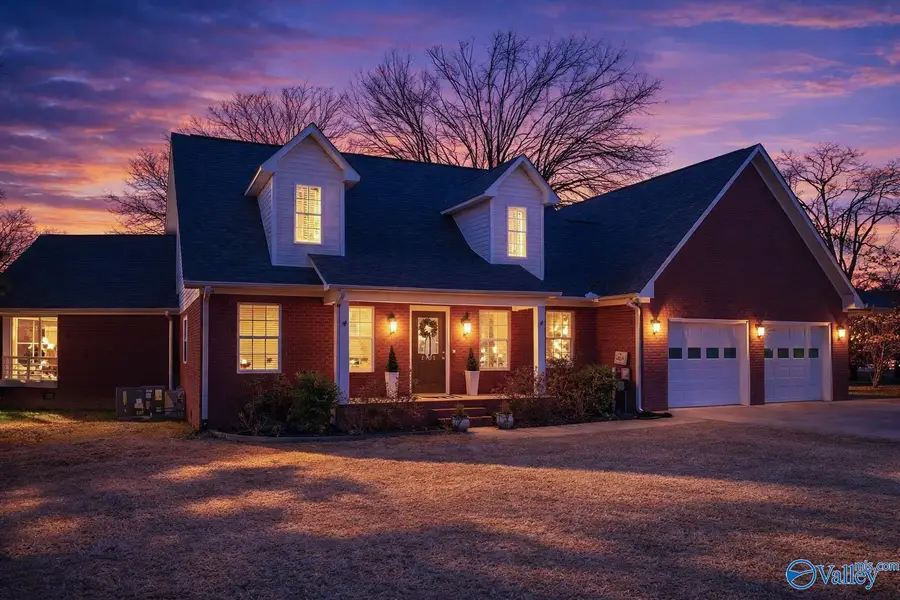 2505 Meadowwood Circle, Guntersville, AL 35976 - Image #2