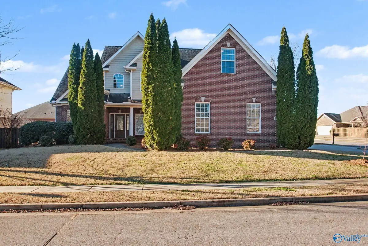 8 Nandina Lane Sw, Huntsville, AL 35824 - Image #1