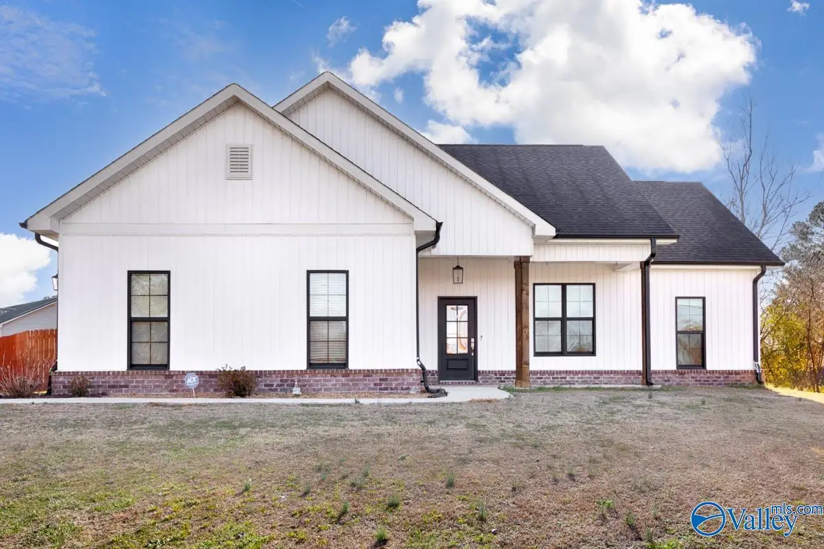 25520 Fairmount Drive, Athens, AL 35613 - Image #1