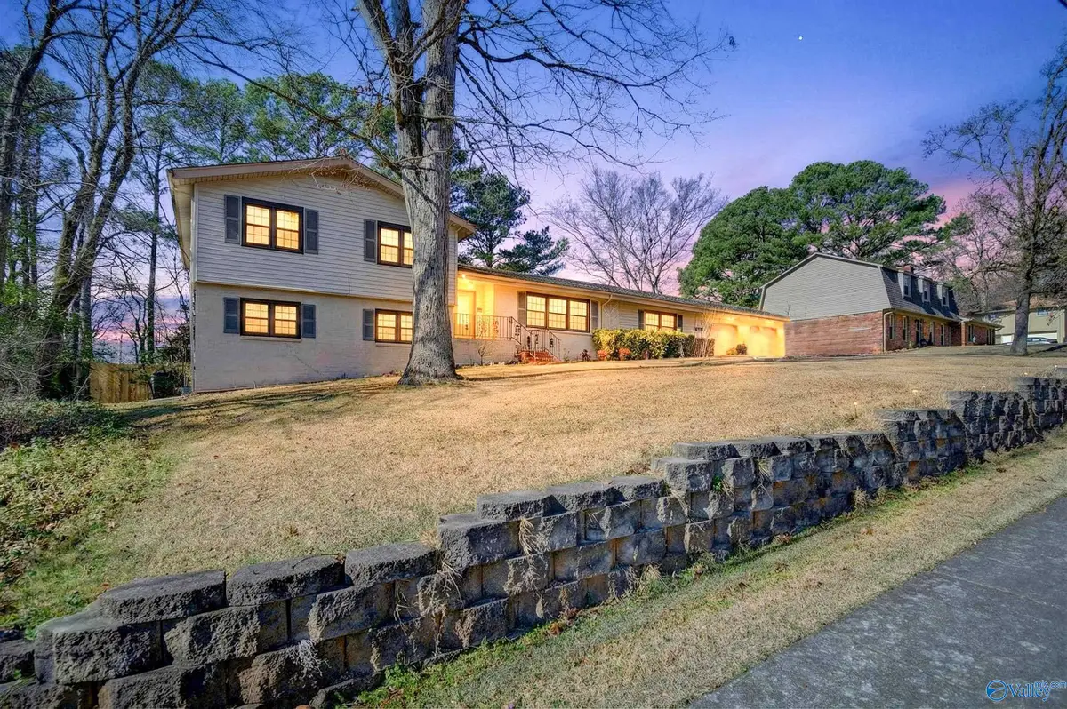 9206 Valley Lane, Huntsville, AL 35803 - Image #1