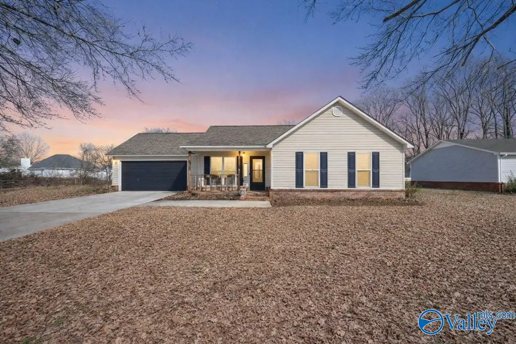 103 Shadow Oak Circle, New Market, AL 35761 - Image #1