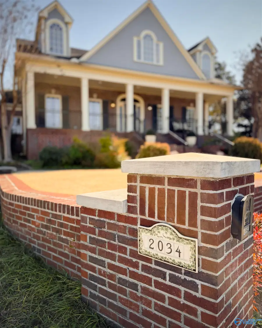 2034 Stratford Court Se, Decatur, AL 35601 - Image #2