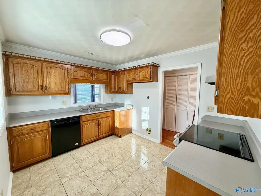 513 SW Springview Street, Decatur, AL 35601 - Image #2