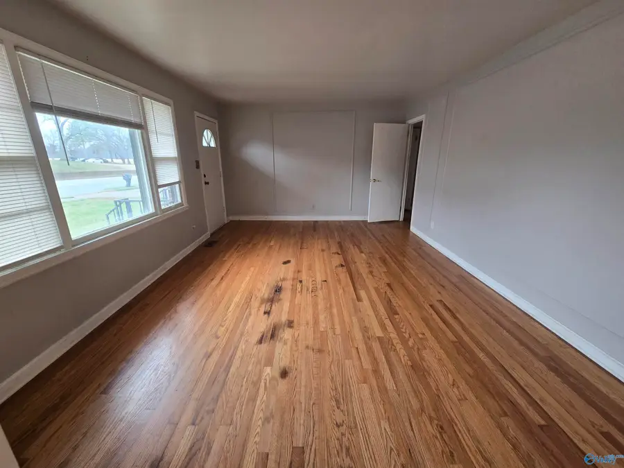 2610 Oakwood Avenue Nw, Huntsville, AL 35810 - Image #2