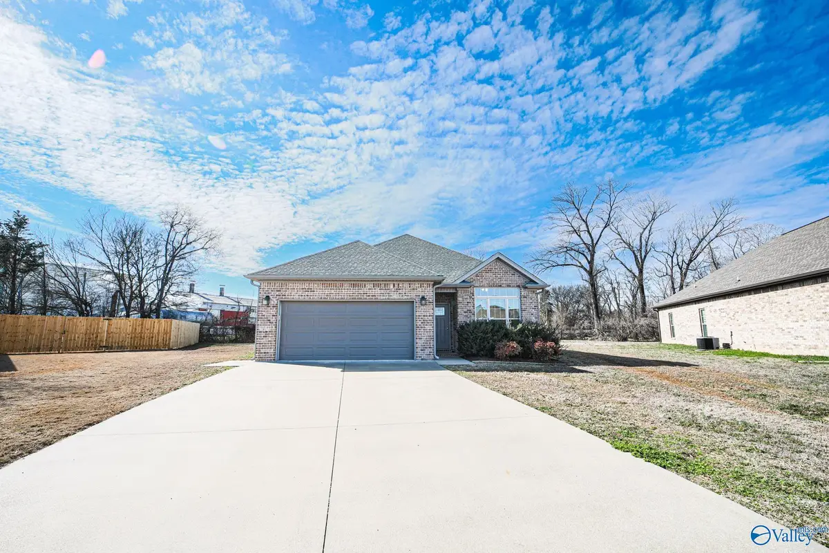 152 Harmony Drive, Tuscumbia, AL 35674 - Image #1