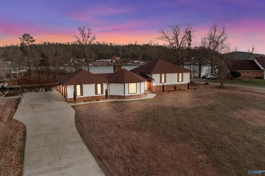 407 Bay Point Drive, Rainbow City, AL 35906 - Image #3