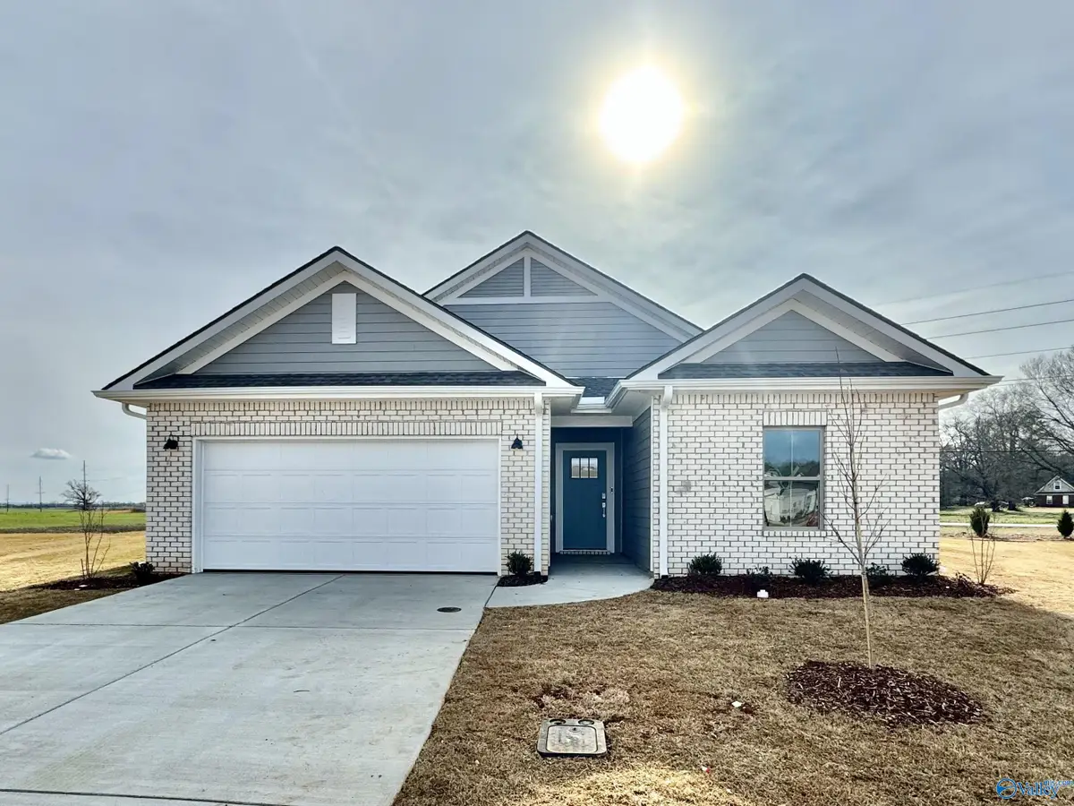 7110 Hampton Mill Drive, Owens Cross Roads, AL 35763 - Image #1