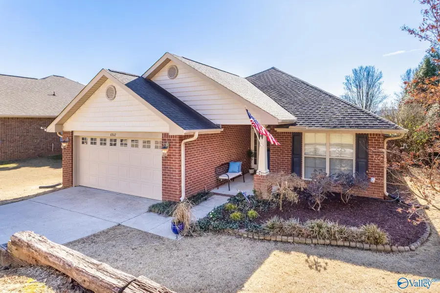 6802 Wintercrest Way Se, Owens Cross Roads, AL 35763 - Image #2