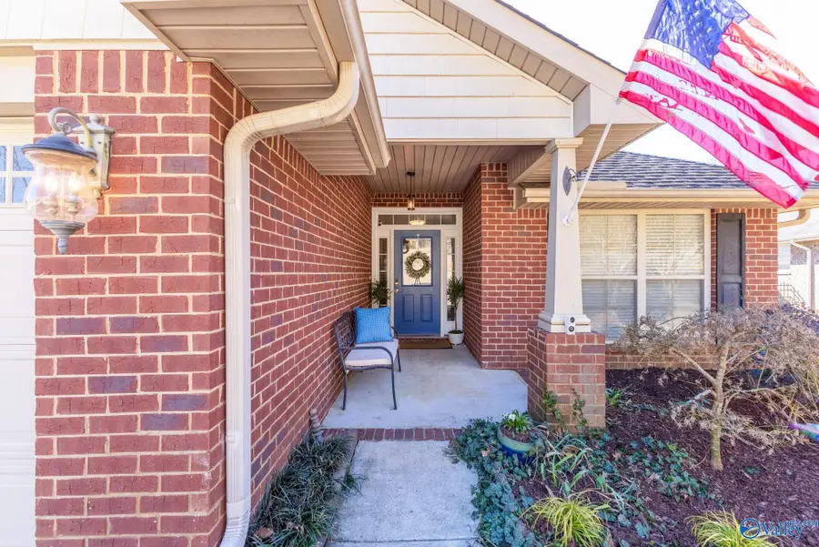 6802 Wintercrest Way Se, Owens Cross Roads, AL 35763 - Image #3