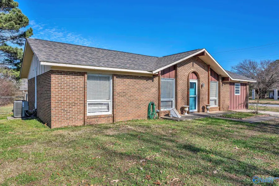1002 Skyview Street Sw Sw, Decatur, AL 35601 - Image #3