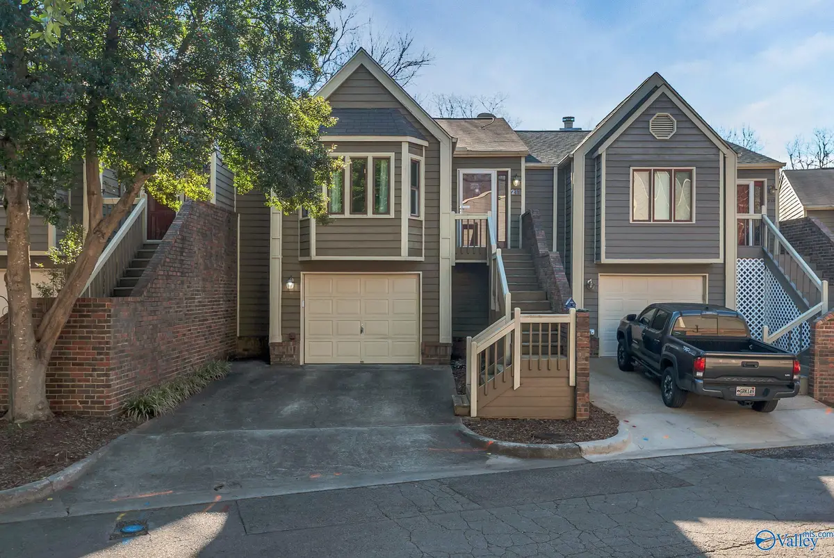 211 Knollridge Circle Se #2, Huntsville, AL 35801 - Image #1