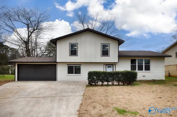 5016 Lori Circle Nw, Huntsville, AL 35810