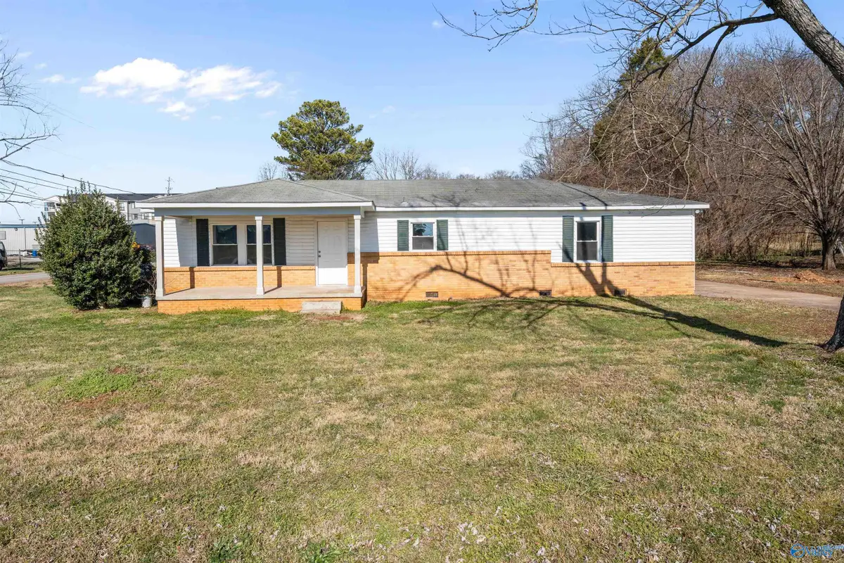 5624 Oakwood Nw, Huntsville, AL 35806 - Image #1