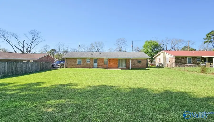 2106 Maysville Road Ne, Huntsville, AL 35811 - Image #2