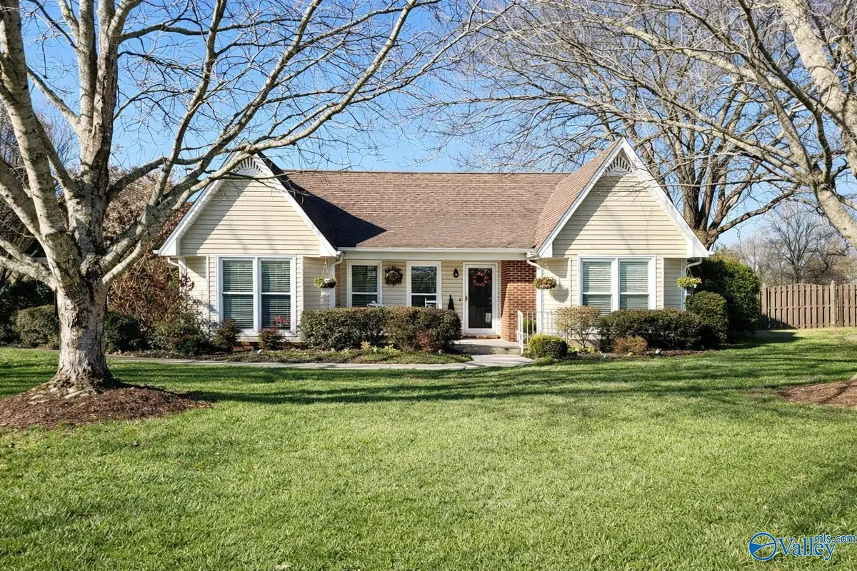 122 Break Water Drive, Huntsville, AL 35811 - Image #1