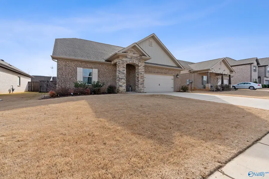 128 Saddle Street, New Market, AL 35761 - Image #2