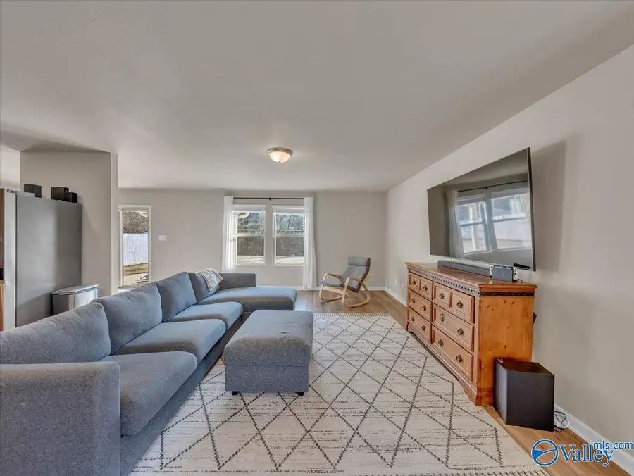 220 Valleyside Drive Ne, Huntsville, AL 35810 - #3