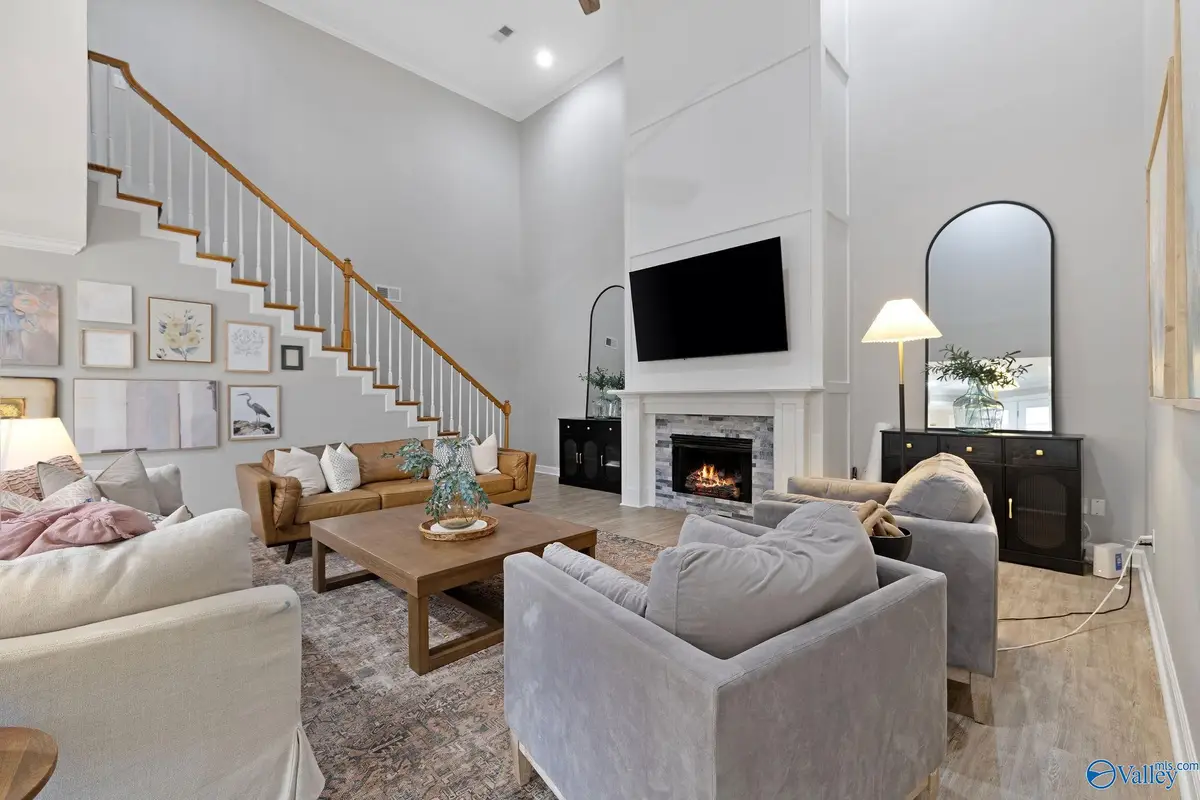 3113 Shoreway Circle Se, Owens Cross Roads, AL 35763 - Image #1