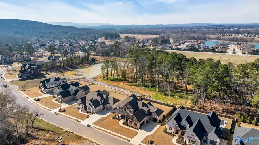 725 Indian Ridge Drive, Huntsville, AL 35803 - #3