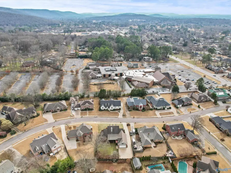 1305 Old Carriage Lane, Huntsville, AL 35802 - Image #2