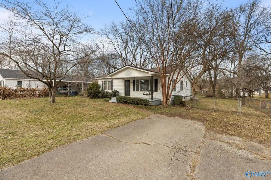 1603 Stevens Avenue Ne, Huntsville, AL 35801 - Image #2