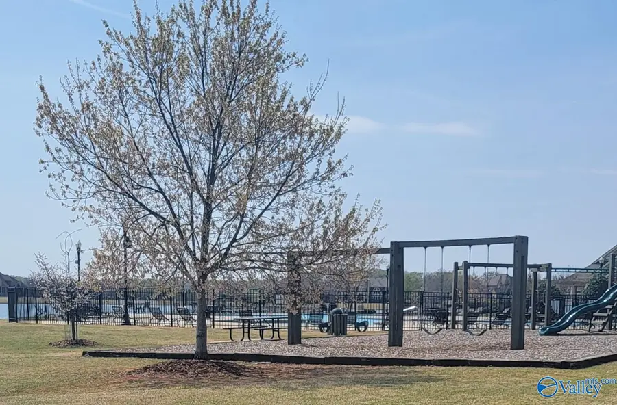 80 Lake Forest Blvd Sw, Huntsville, AL 35824 - #2