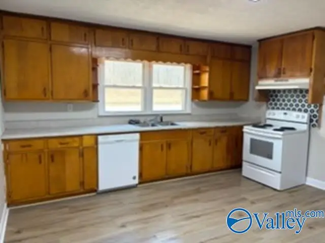 555 Scant City Road, Guntersville, AL 35976 - #2