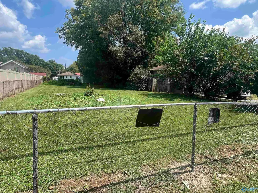 816 Peachtree Street Nw, Huntsville, AL 35816 - #2