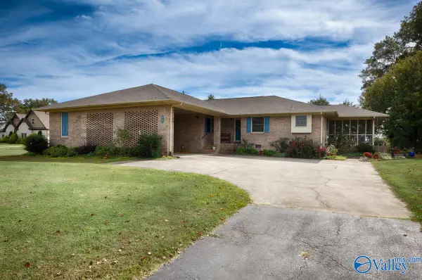 156 County Lake Road, New Market, AL 35761