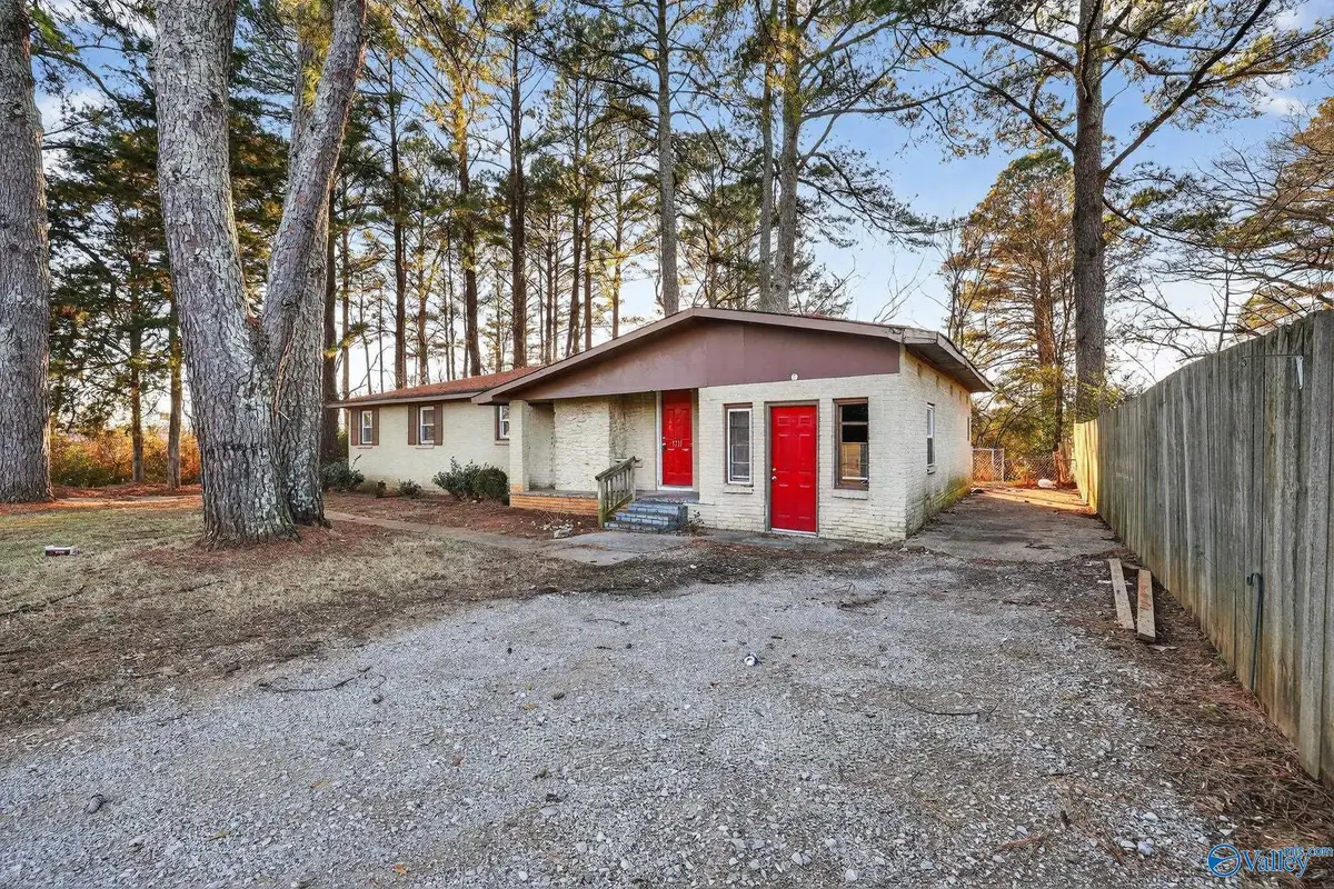 1711 Brandon Town Road Nw, Huntsville, AL 35816 - #1