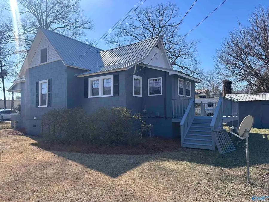 4 Lakefront Avenue, Gadsden, AL 35904 - #3