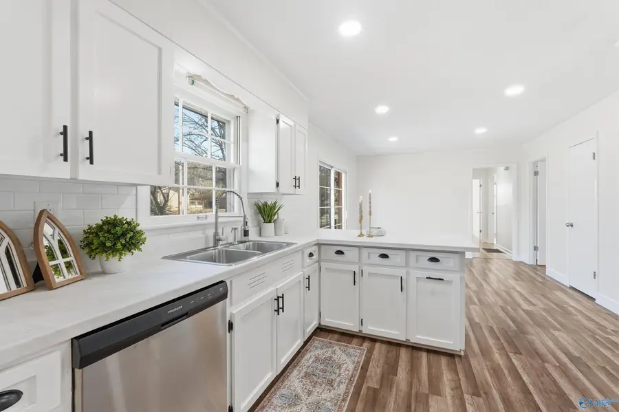 3504 Cable Street Nw, Huntsville, AL 35810 - #3