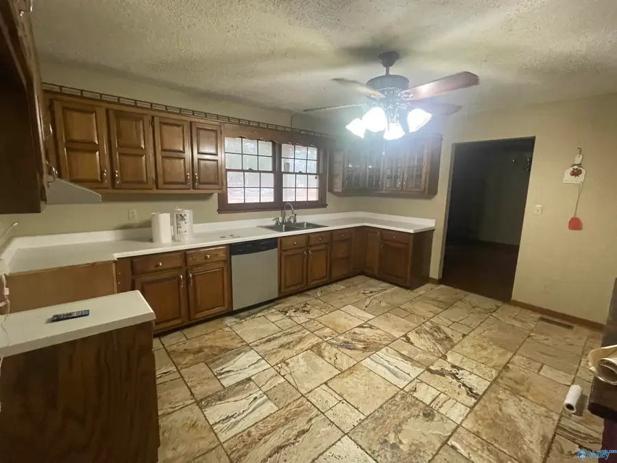 3665 Us Highway 11, Attalla, AL 35954 - #3