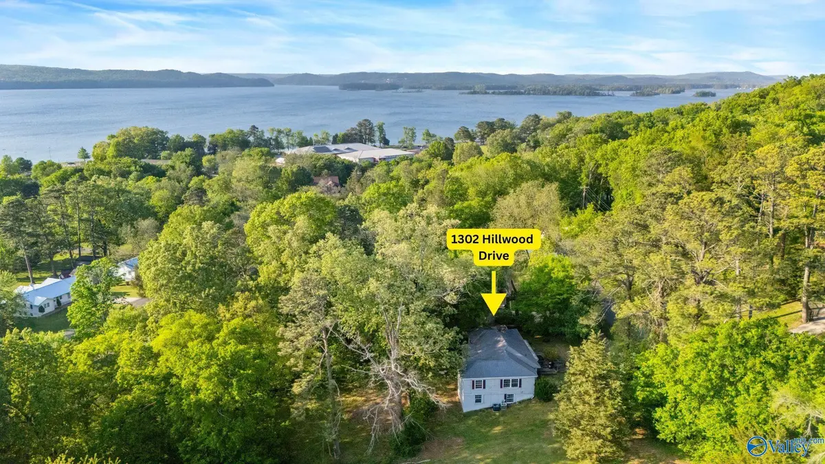 1302 Hillwood Drive, Guntersville, AL 35976 - #1