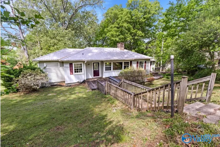 1302 Hillwood Drive, Guntersville, AL 35976 - #3