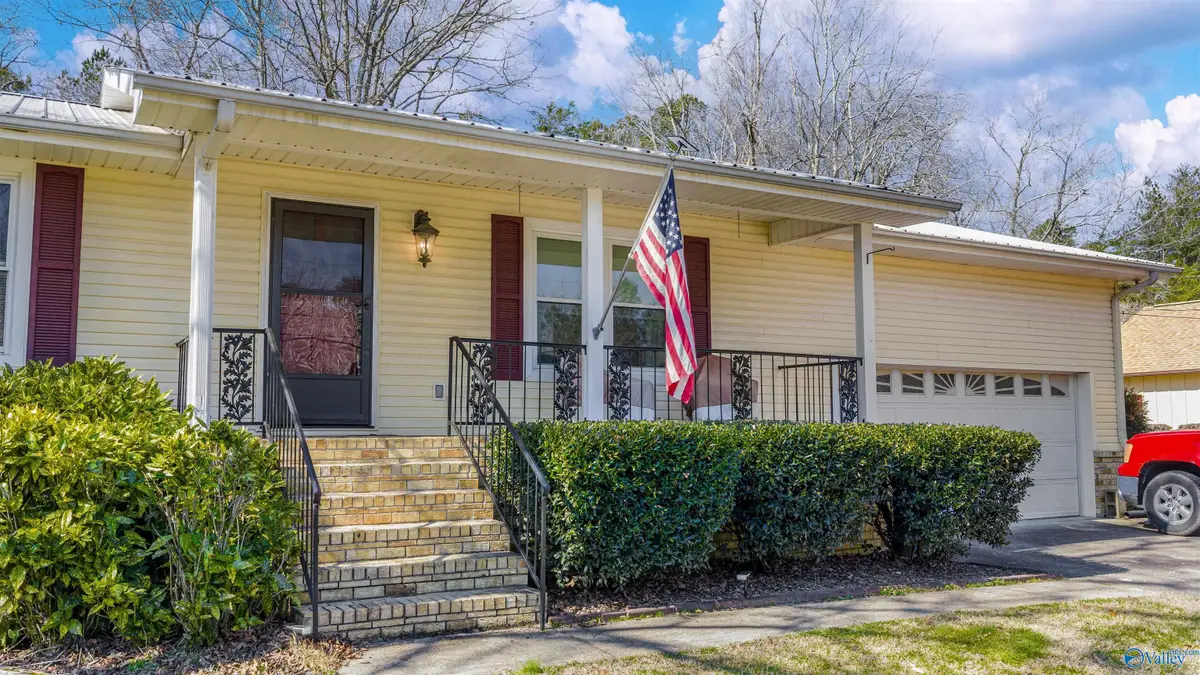 4007 Lyndale Drive, Fort Payne, AL 35968 - #1