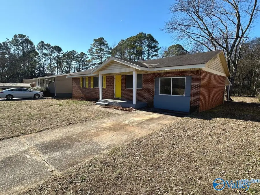 3413 Avondale Drive Nw, Huntsville, AL 35810 - #3