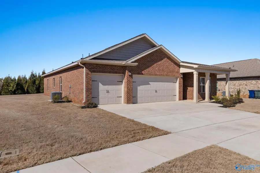 6608 Shearleaf Road Nw, Huntsville, AL 35806 - #3