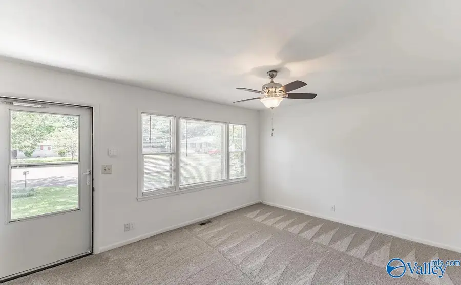 3512 Lois Lane Nw, Huntsville, AL 35810 - #3