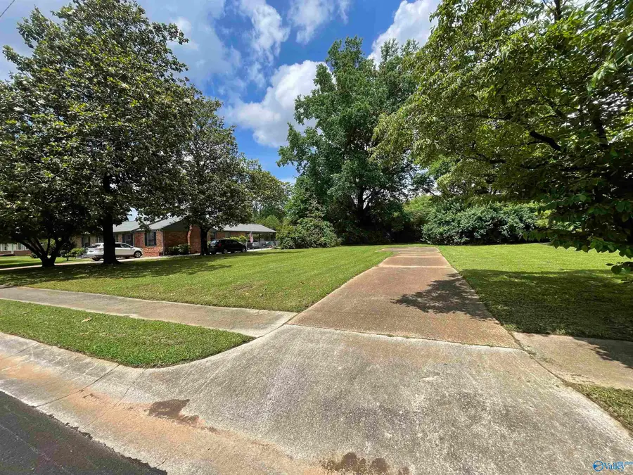 4411 Lakeview Drive Nw, Huntsville, AL 35810 - Image #3