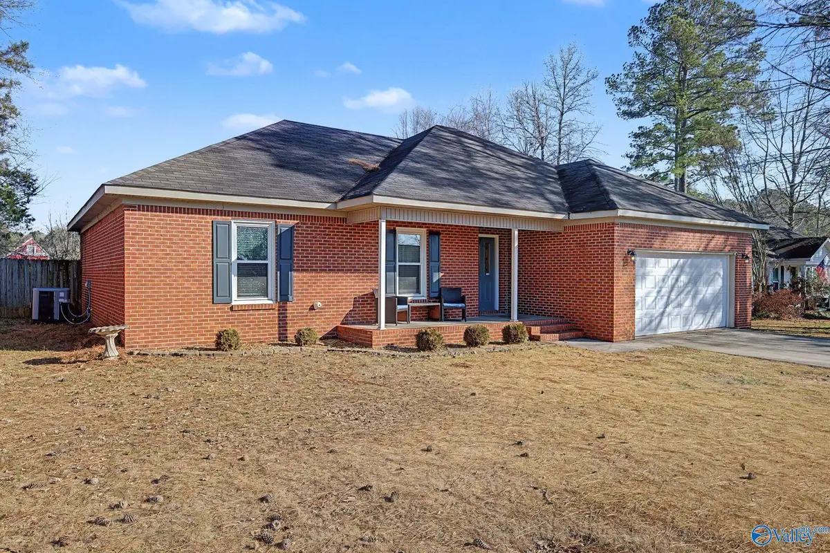 1115 SW Maplewood Drive, Hartselle, AL 35640 - Image #1