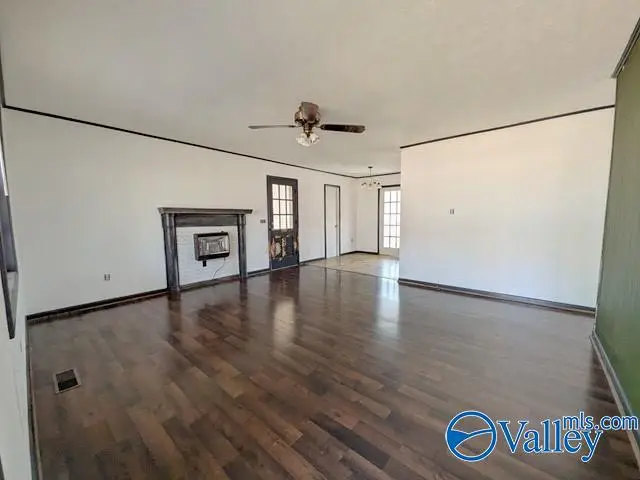 1022 Lindsey Drive, Centre, AL 35960 - #2